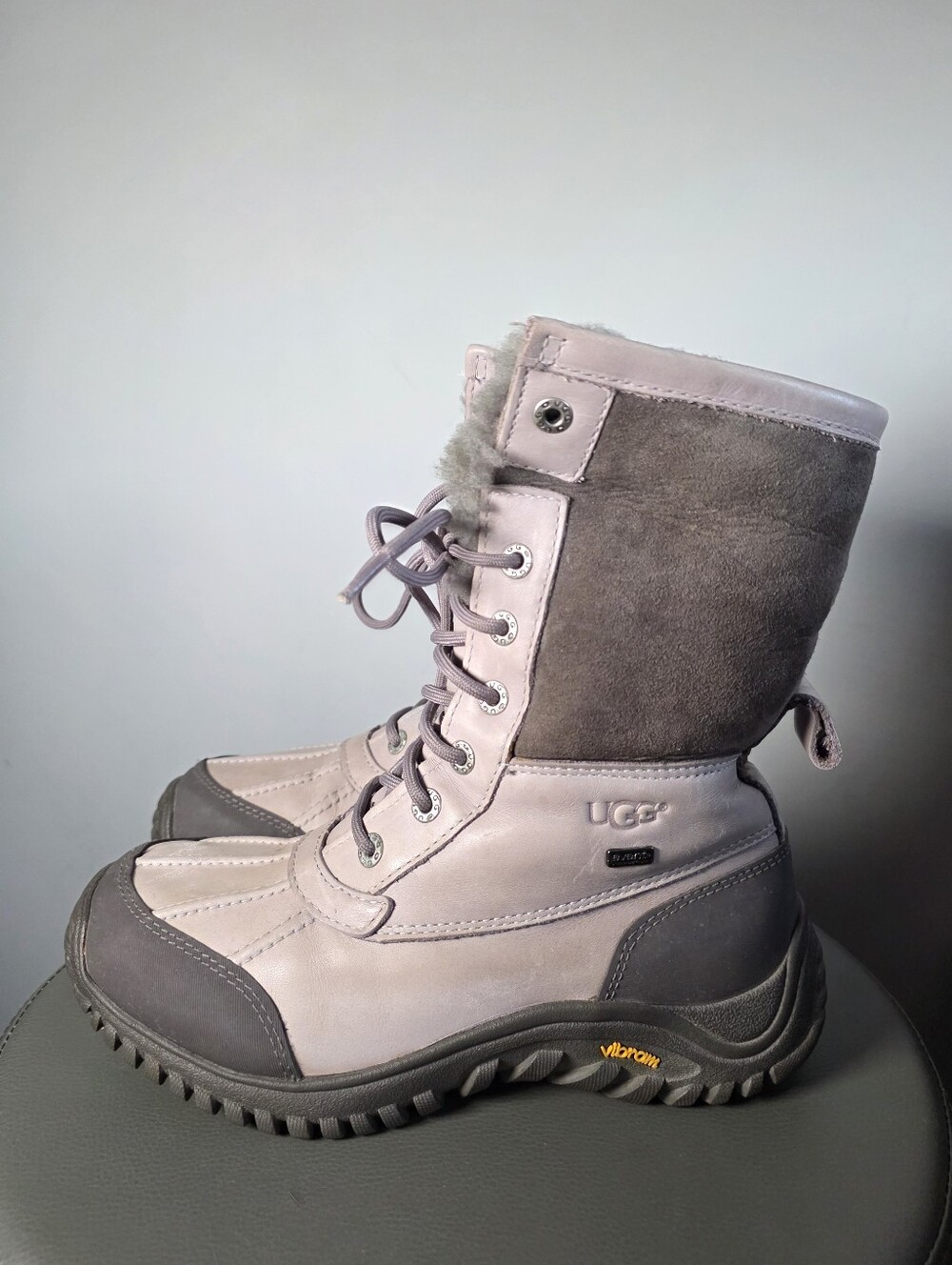 UGG Adirondack II Waterproof Winter Boots Sheepskin Vibram Sole Gray Sz 7.5